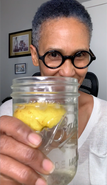 3 Reasons To Drink Lemon Water In The Morning